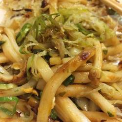 Okonomiyaki mit Udon-Nudlä