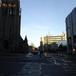 Greyfriars Church, Polizei und im Hintergrund Queen Street Parish Church