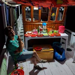 Köstliches Abendessen, dazu kühles Bintang aus der Eisbox.