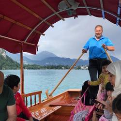 Pletna boatman