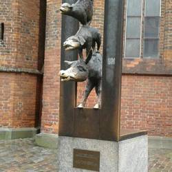 This statue of rhe Musicians of Bremen ad Bremen helped rebuild Riga