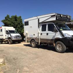 Getting fuel in Marble Bar behind another Iveco 4x4. You'd think it was planned. 🚛😊