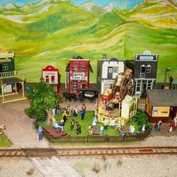 im Keller gibt es eine Westernbahn in Spur 0