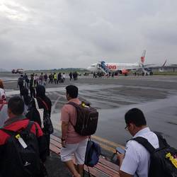 Gewusel am Flughafen Bandung