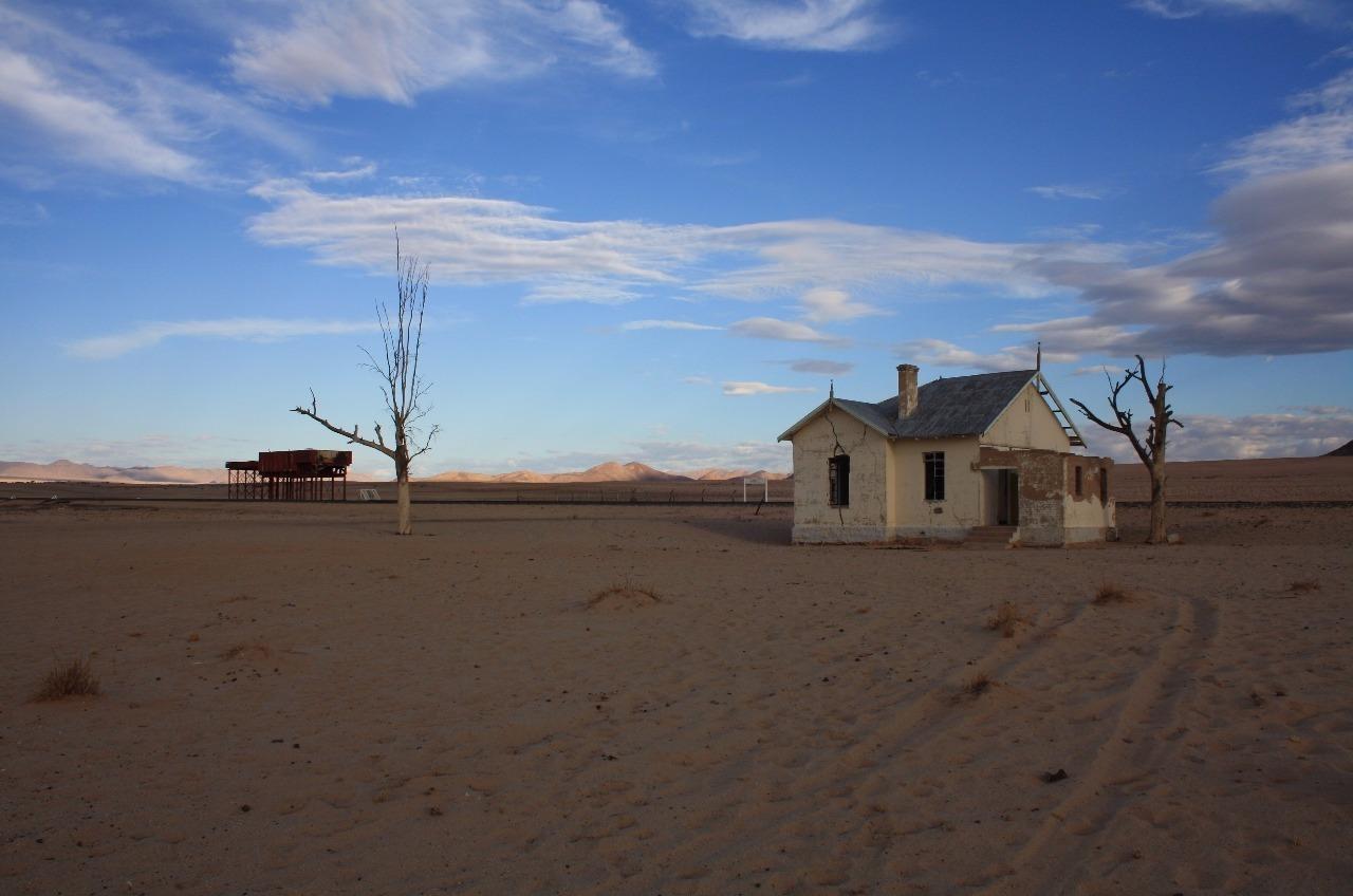 Bahnhof zwischen Aus und Kolmanskop