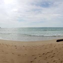 Strand am Sirinat Nationalpark