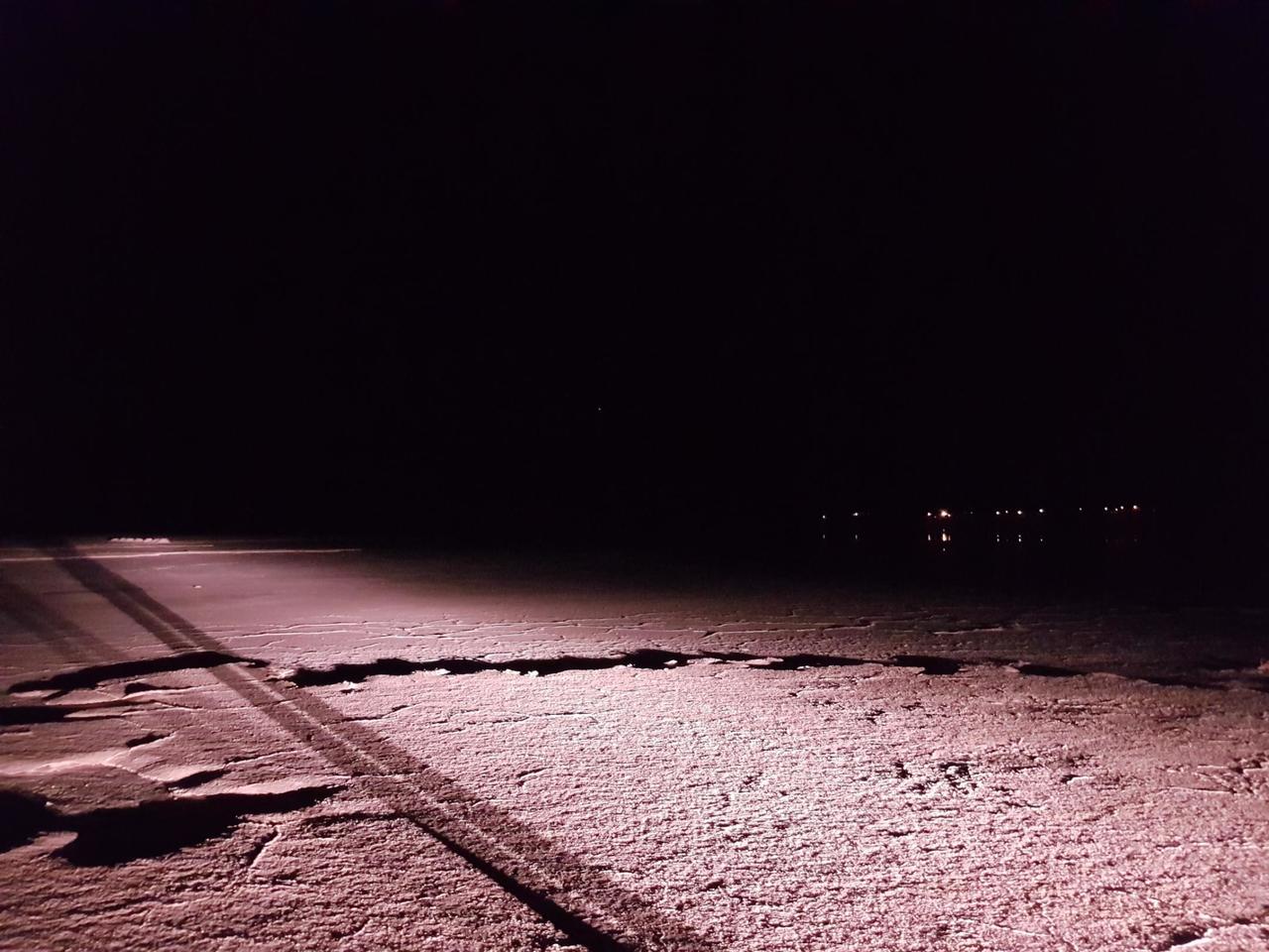 On the edge of the lake. Thaua, so close, yet so far.