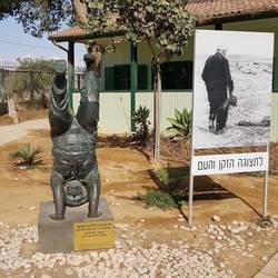 David Ben-Gurion's desert home & a sculpture of him standing on his head.