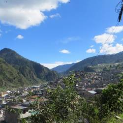 den Berg hinaufwandern zu den Fuentes