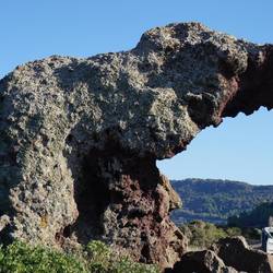 Der Elefantenfels liegt ein paar Kilometer vor Castelsardo direkt an der Strasse