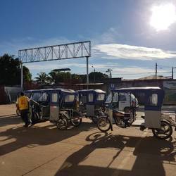 Auto cycles outside Porto Maldonado bus station