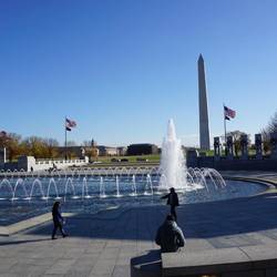View from WW2 Memorial back to Wahington Memorial