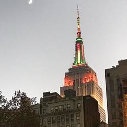 Empire State decked out in Xmas clours