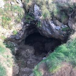 Eingang zur Höhle