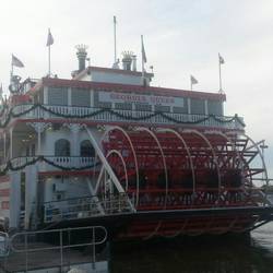 Georgia Queen ( 1.5h Fahrt mit Infos vom Kapitän über den Hafen von Savannah, Besonderhriten der Schiffe...