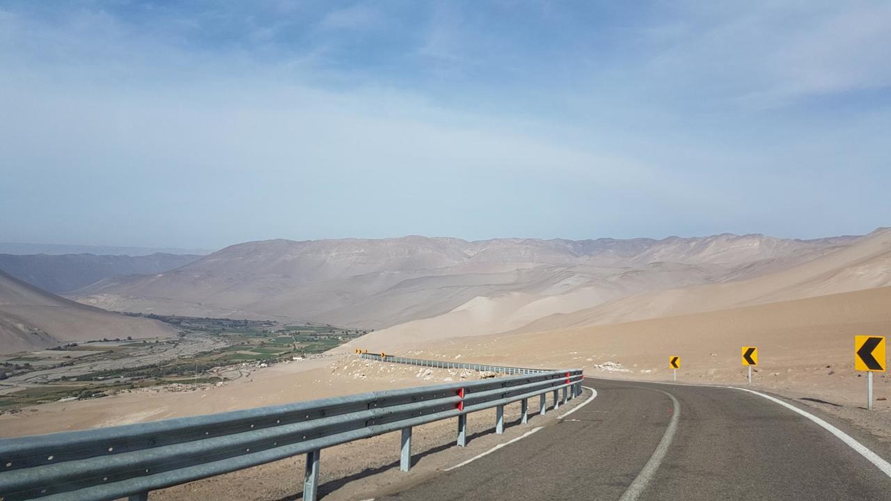 Into the Lluta valley