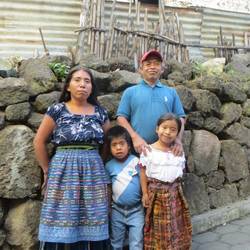 Lupitas Bruder und Familie