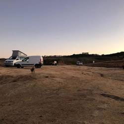 zugeparkt von den Muscheltauchern