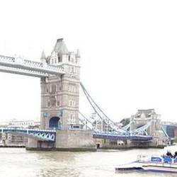 Panorama an der Tower Bridge
