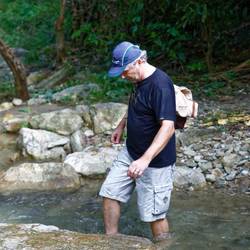 Wanderung durch den Fluss