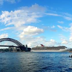 Harbour Bridge/Kreuzfahrtschiff/Opernhaus