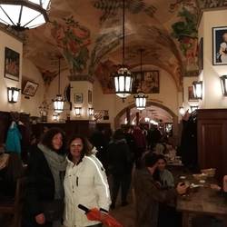 Olja and Zorica at the Hofbrauhaus