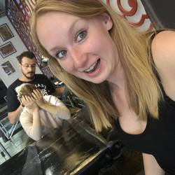 Mein heiß ersehntes “she's getting a Tattoo“ Selfie ❤
