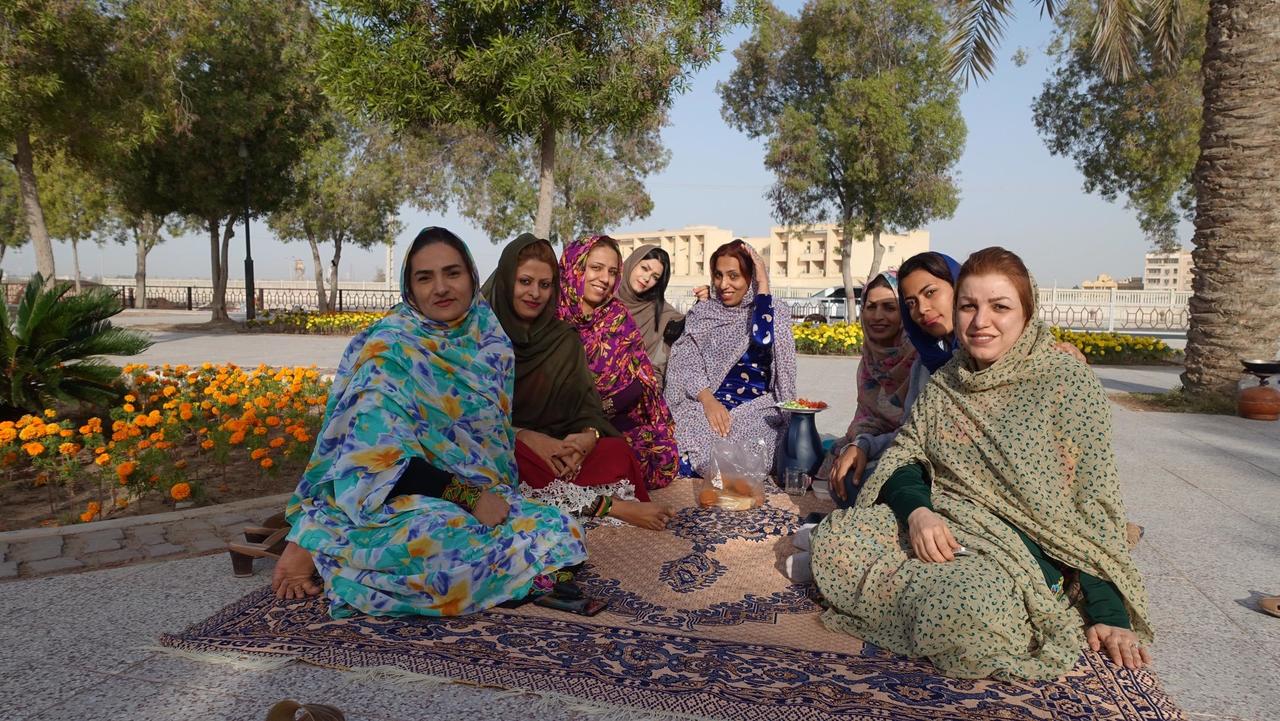 Ladies' picnic