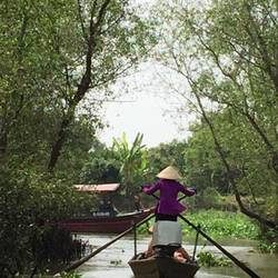San pan ride in the canal