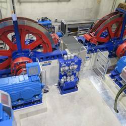 der Antrieb 2 x 1000 kW Motoren