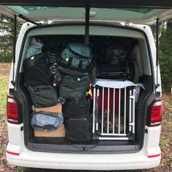 Dank einer großen Lieferung von Linh ist der Kofferraum nun wirklich voll!