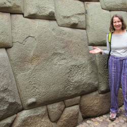 Der berühmte 14eckige Stein der Inka, ein Meisterkunstwerk!