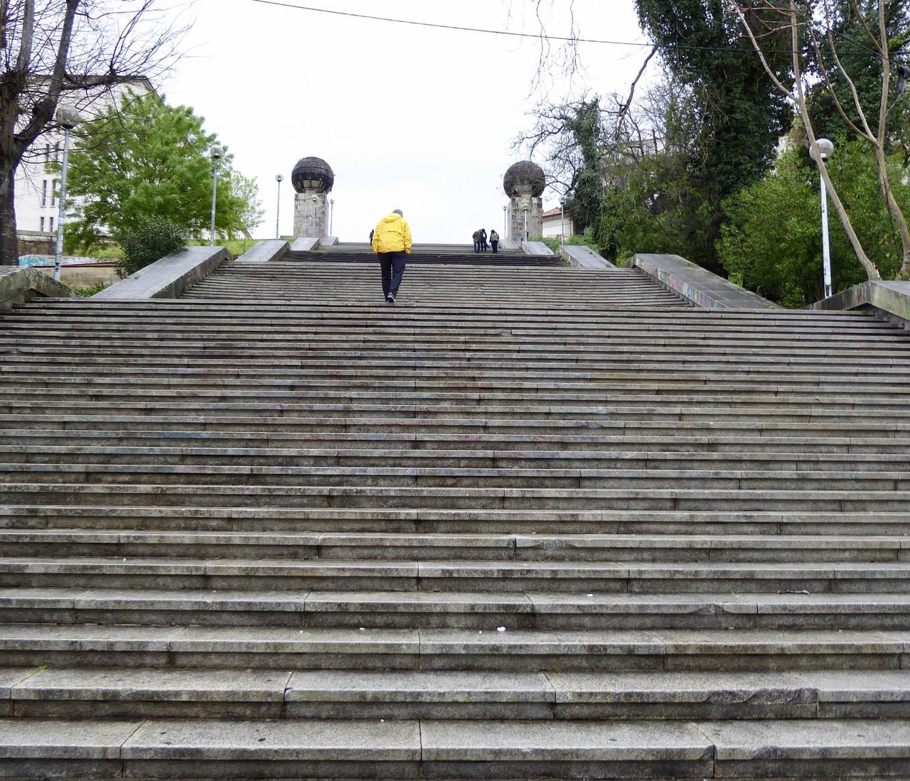 125 steps to the university campus