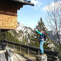 Wir ersparen uns das Schnee schmelzen und sammeln Wasser aus der Dachrinne