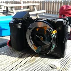 Eigentlich sieht die Kamera noch ganz gut aus für einen 250m-Sturz😁