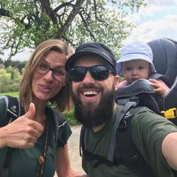 Das erste Selfie mit der neuen Kindertrage 👏