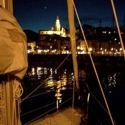 Menton bei Nacht