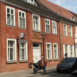 Hotel zum Hofmaler im holländischen Viertel