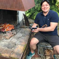 der Grillmeister am zweiten Tag