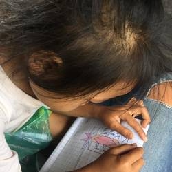 Et dessiner avec la plus adorable des petites filles.