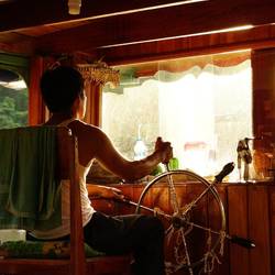 Le capitaine au couché du soleil.