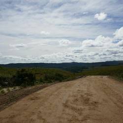 Autofahren in den brasilianischen Bergen