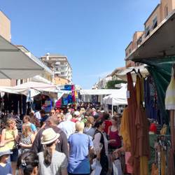 Wochenmarkt von Cecina