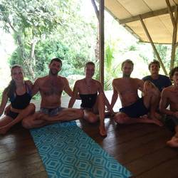 Die Acro-Yoga Gruppe