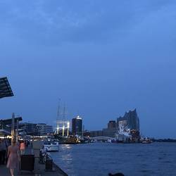 Blick auf die Elbphilharmonie