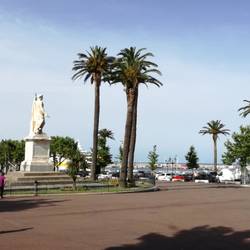 Napoleon blickt auf den Fährhafen