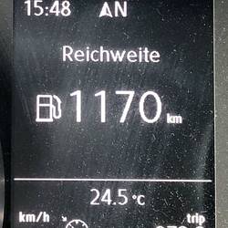 Ich wusste nicht, dass die Tankreichweite sogar 4-stellig angezeigt werden kann 😂