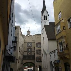 Raus aus der Stadt durch das Brucktor