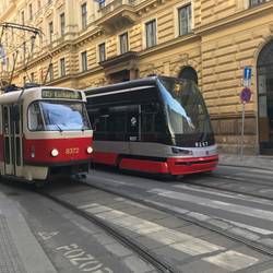 die Vergangenheit und Zukunft der Prager Tram