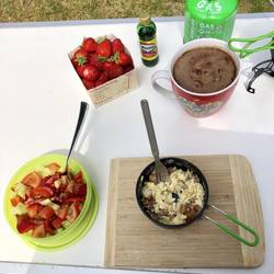 Lecker Rührei, die Erdbeeren hatte ich gerade gekauft für das nächste Frühstück